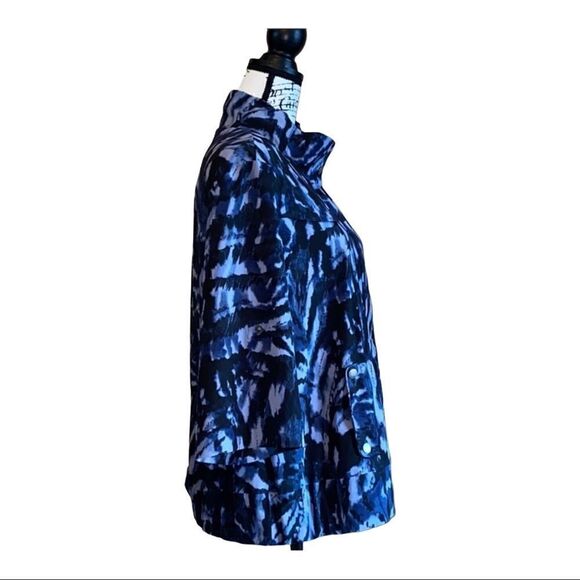 Chico’s Zynergy Jacket - Picture 2 of 4